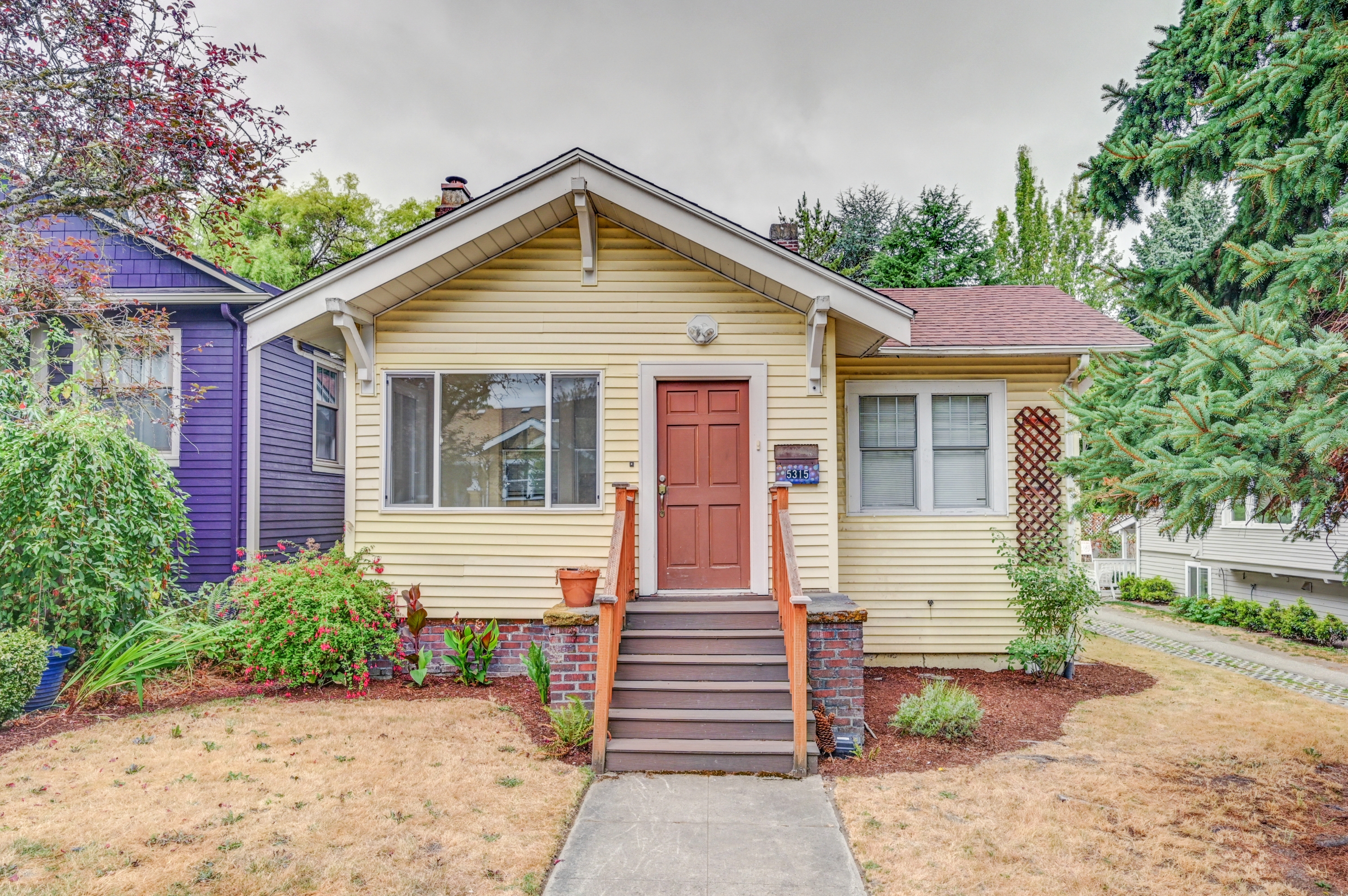 5315 9th Ave NE