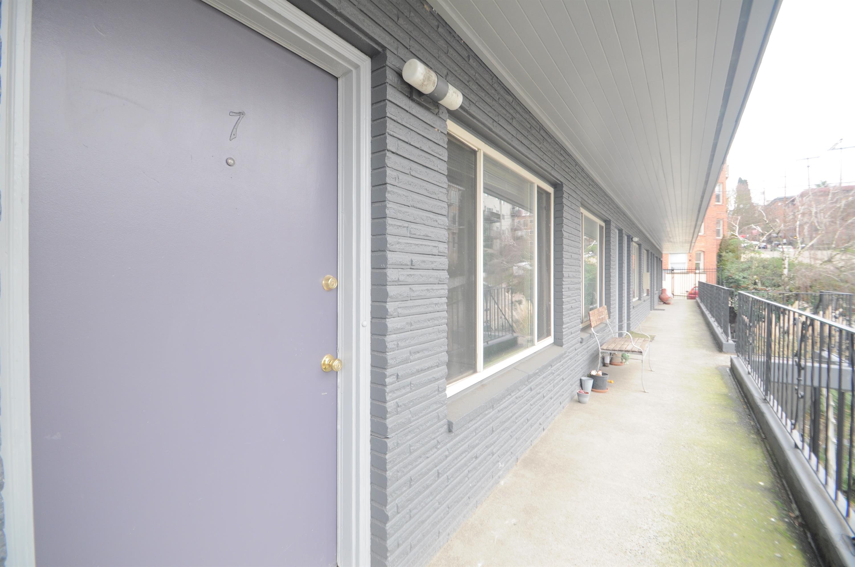 304 E Thomas St - 7