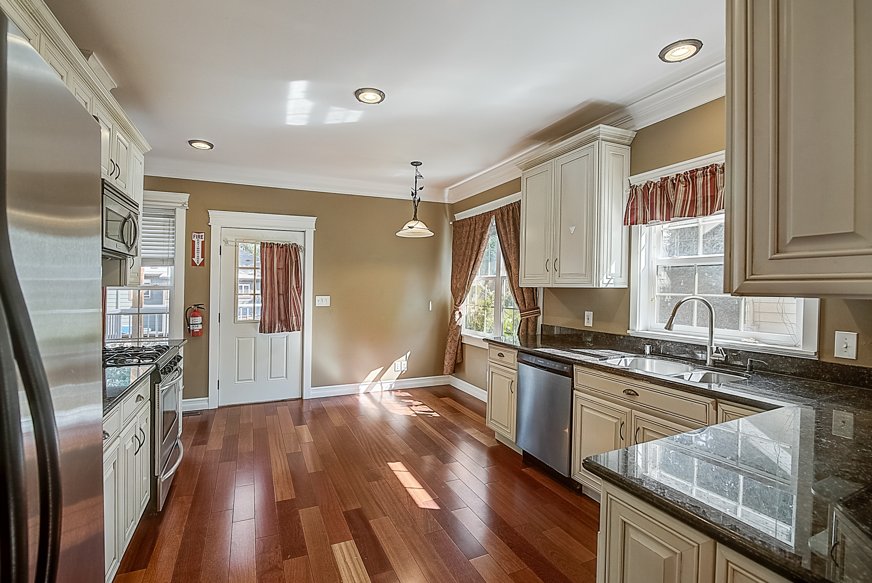 Property thumbnail image